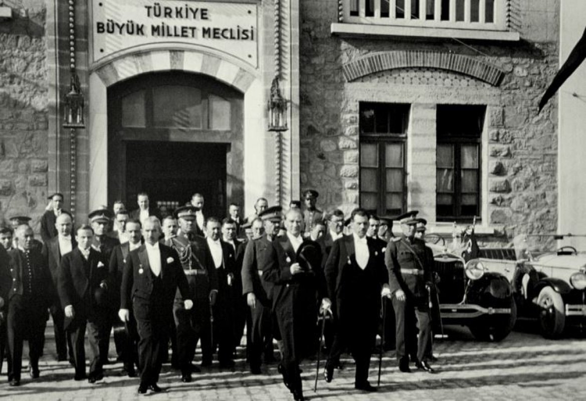 CUMHURİYET NASIL KURULDU 