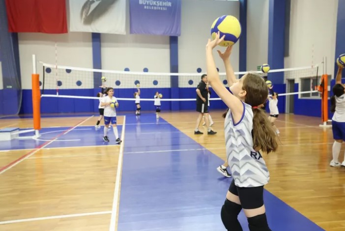 Büyükşehir, On Binlerce Çocuğu Sporla Buluşturuyor